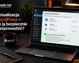 Laptop z panelem aktualizacji WordPress. Poradnik "Aktualizacja WordPress – jak ją bezpiecznie przeprowadzić?" na ekranie.